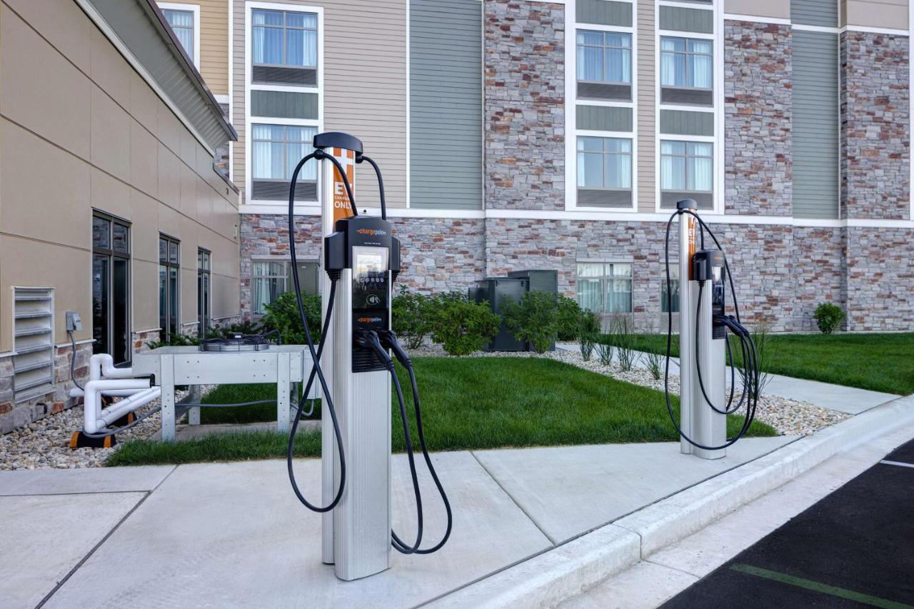 Homewood Suites By Hilton Oak Creek Milwaukee Exterior foto
